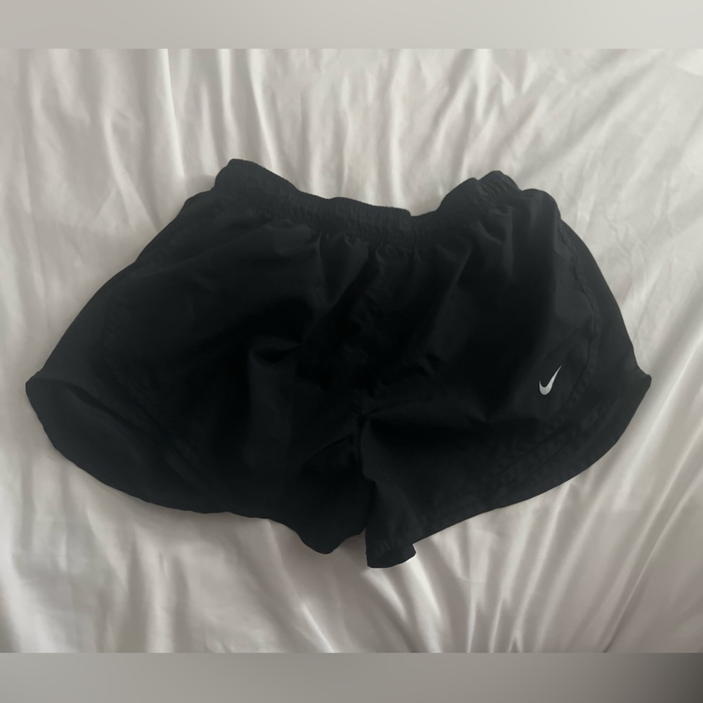 Nike Black Athletic Shorts High-Waisted Relaxed Fit - Picture 4 of 4